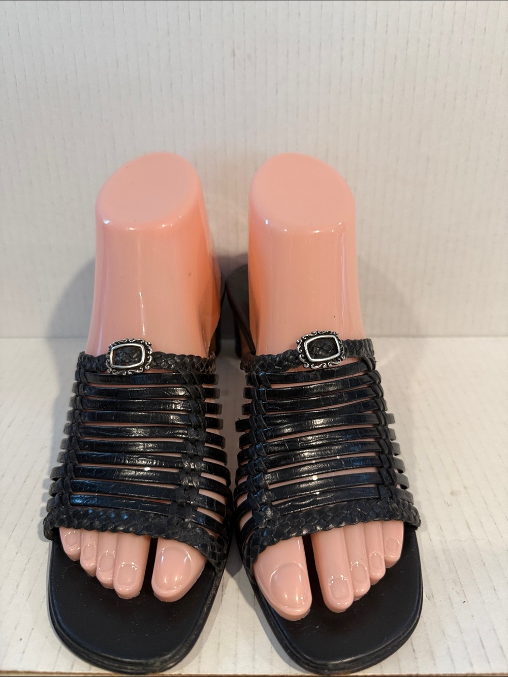 Brighton Black Strappy 2-1/4” Mid-Heel Women's Sandals (sz 7) - Picture 2 of 8